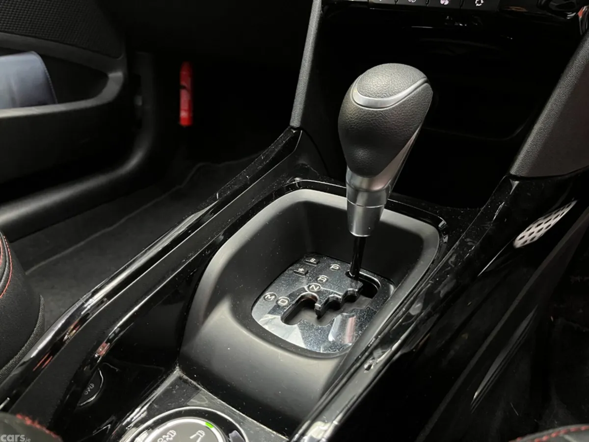 Peugeot 2008 SUV, Petrol, 2017, White