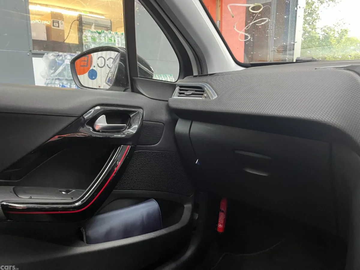 Peugeot 2008 SUV, Petrol, 2017, White