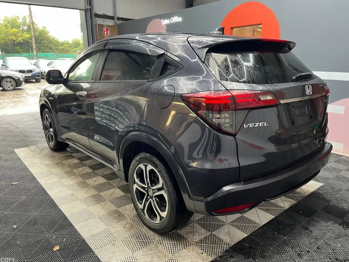 Honda Vezel SUV, Petrol Hybrid, 2020, Grey