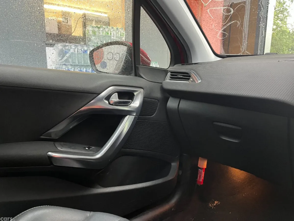 Peugeot 2008 SUV, Petrol, 2017, Red