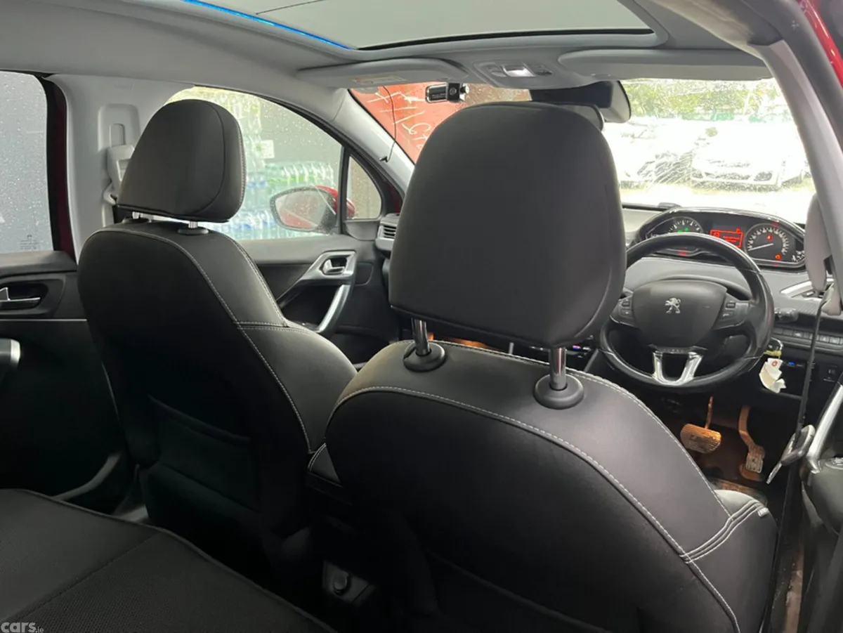 Peugeot 2008 SUV, Petrol, 2017, Red