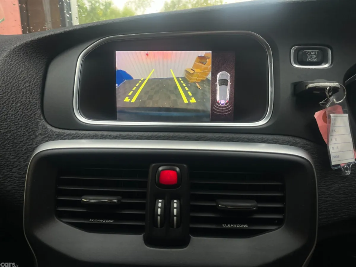 Volvo V40 Estate, Diesel, 2018, Blue
