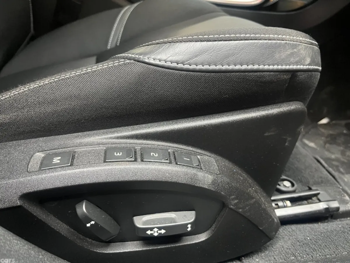 Volvo V40 Estate, Diesel, 2018, Blue