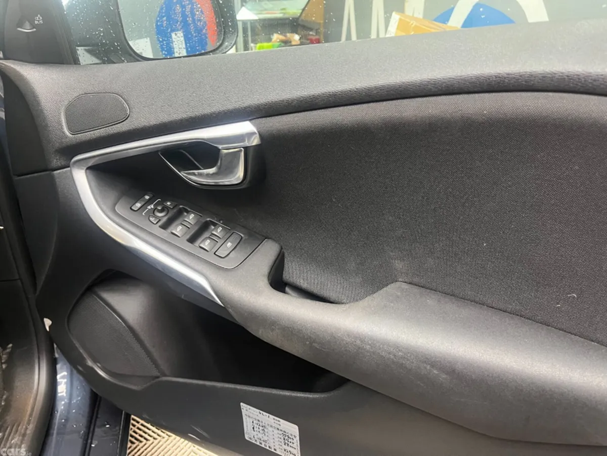 Volvo V40 Estate, Diesel, 2018, Blue