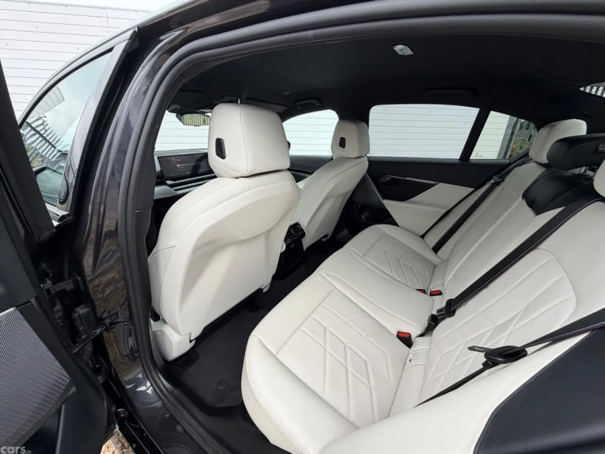 BMW 5-Series Saloon, Petrol Plug-in Hybrid, 2024, Grey