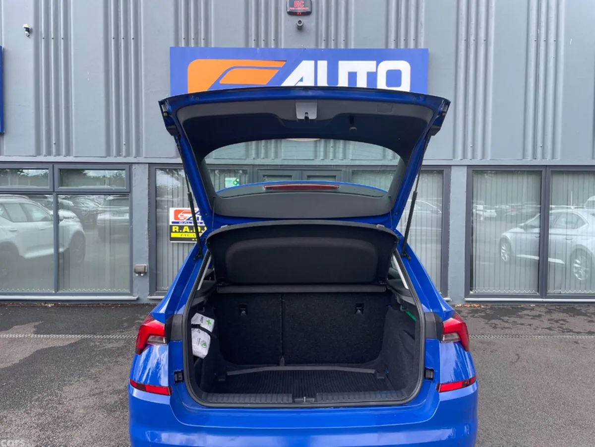 Skoda Kamiq Hatchback, Petrol, 2023, Blue