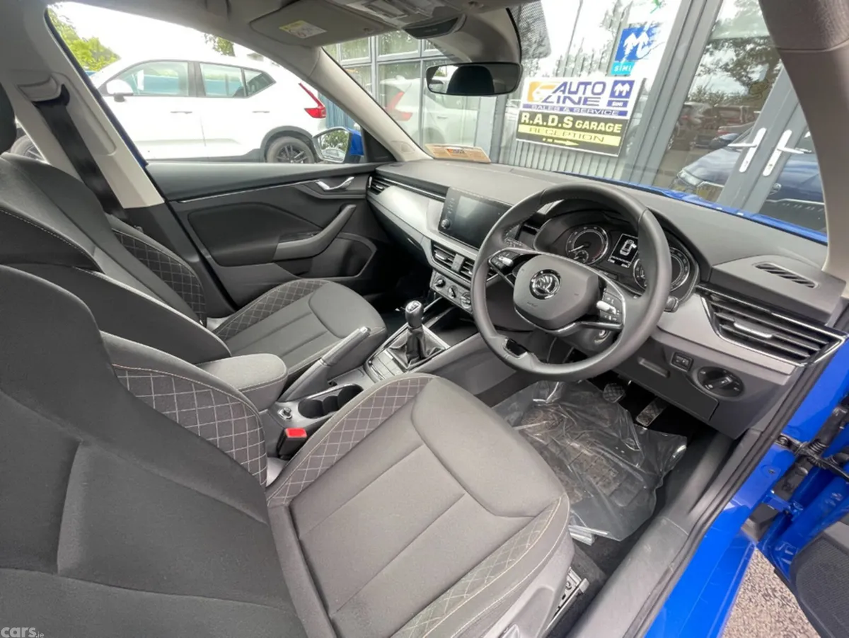 Skoda Kamiq Hatchback, Petrol, 2023, Blue