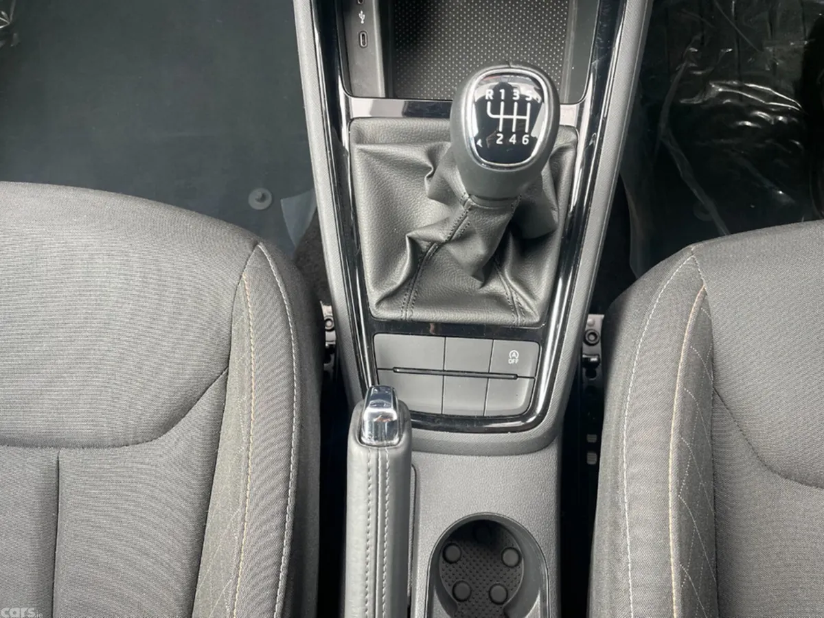 Skoda Kamiq Hatchback, Petrol, 2023, Blue