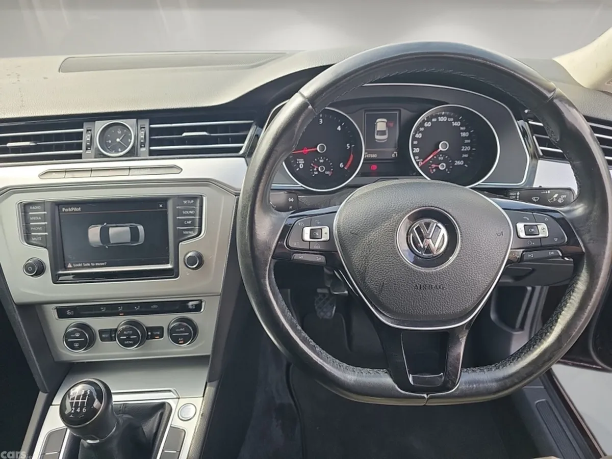 Volkswagen Passat Saloon, Diesel, 2016, Red