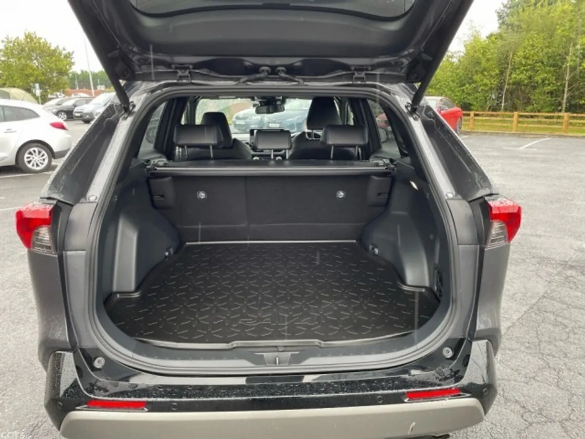 Toyota RAV4 SUV, Petrol Hybrid, 2024, Grey
