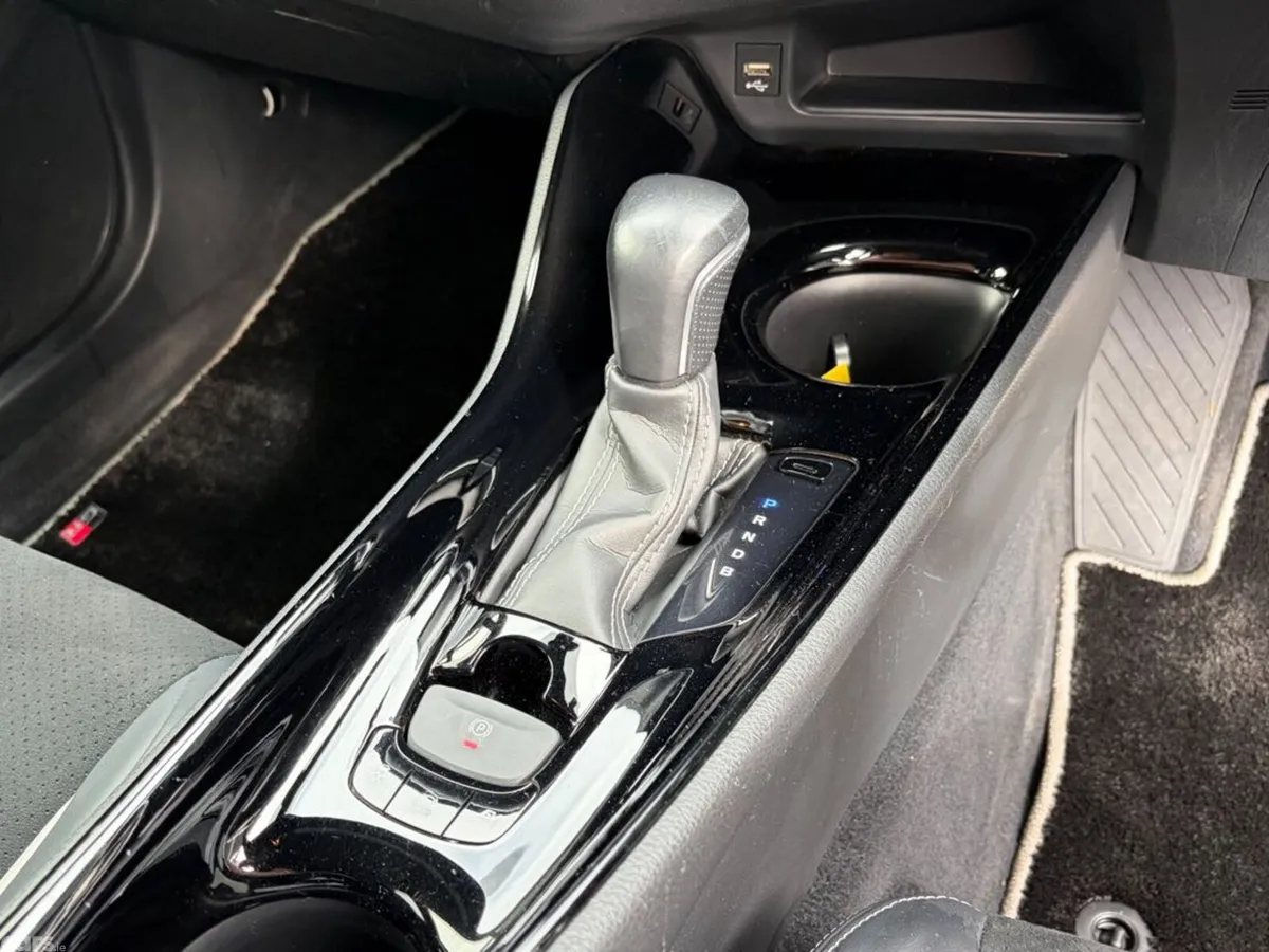 Toyota C-HR Hatchback, Petrol Hybrid, 2020, White