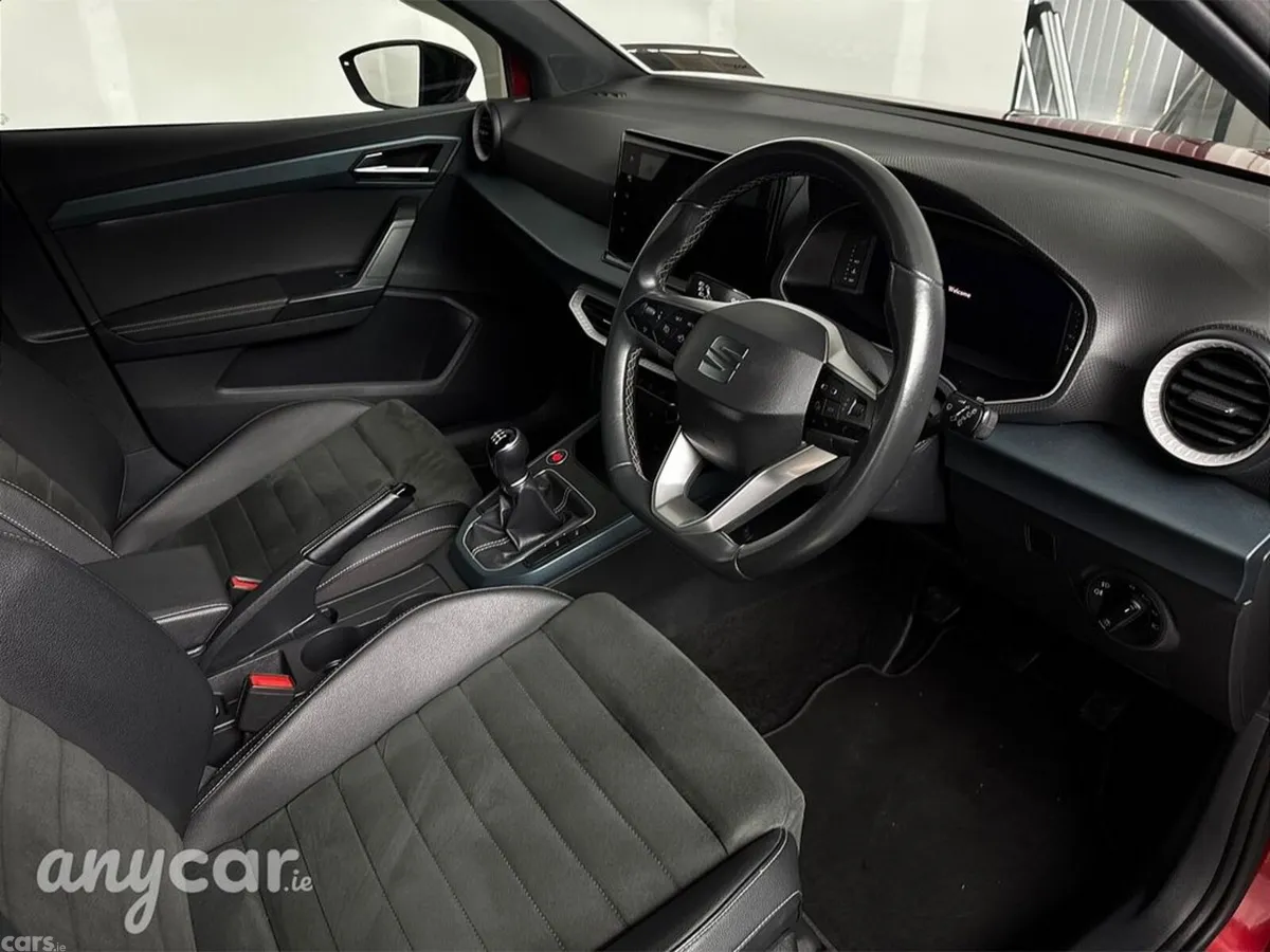 SEAT Arona Hatchback, Petrol, 2023, Red