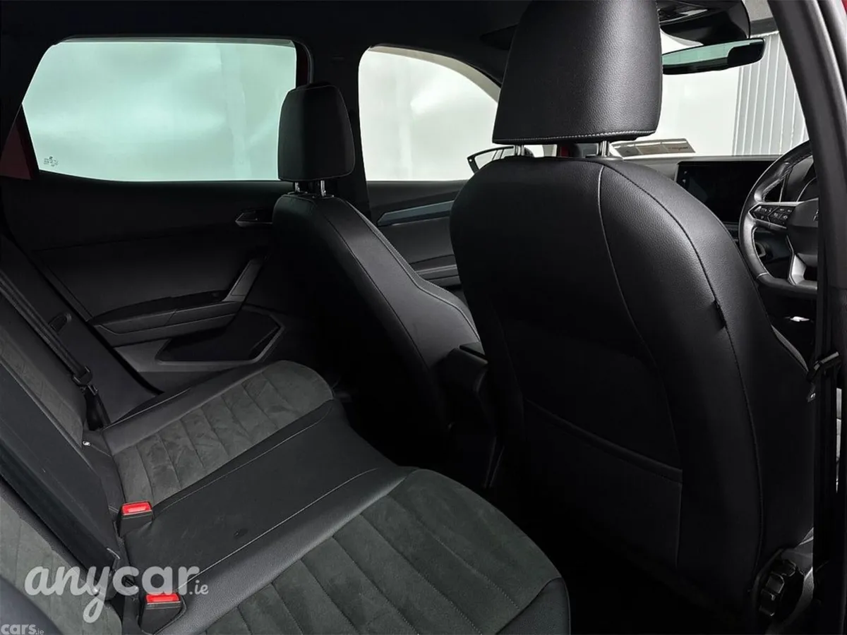 SEAT Arona Hatchback, Petrol, 2023, Red