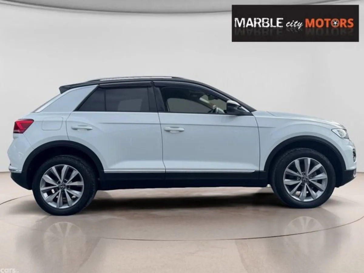 Volkswagen T-Roc Estate, Petrol, 2022, White