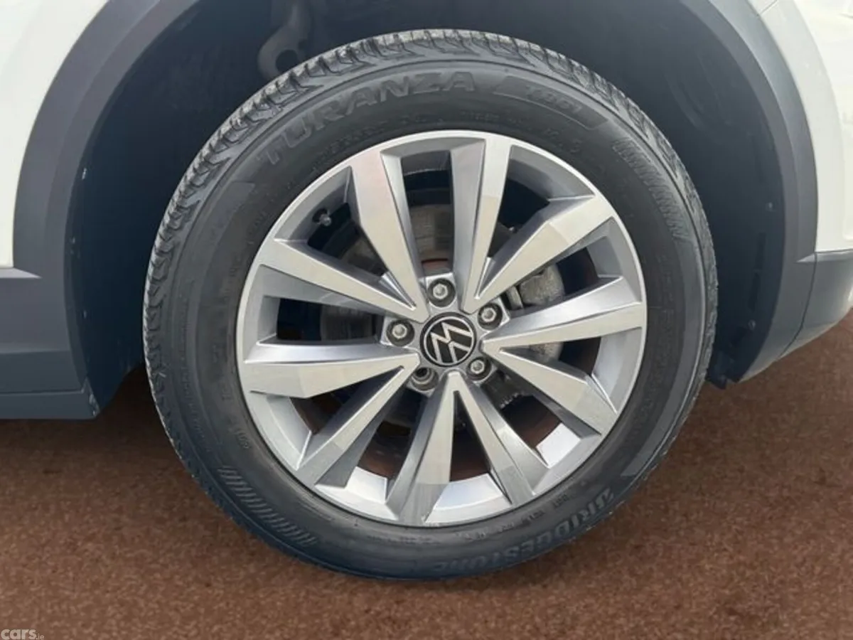 Volkswagen T-Roc Estate, Petrol, 2022, White