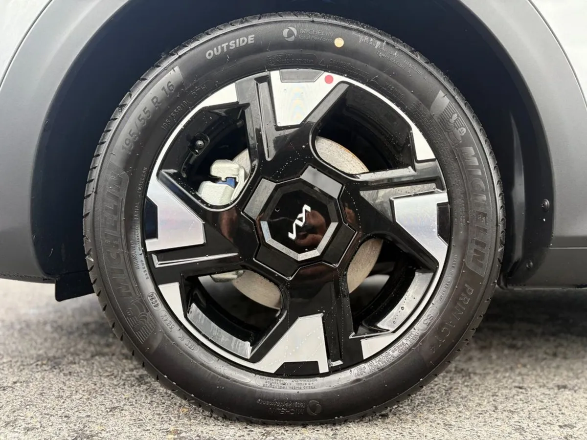 Kia Stonic Hatchback, Petrol, 2027, Grey