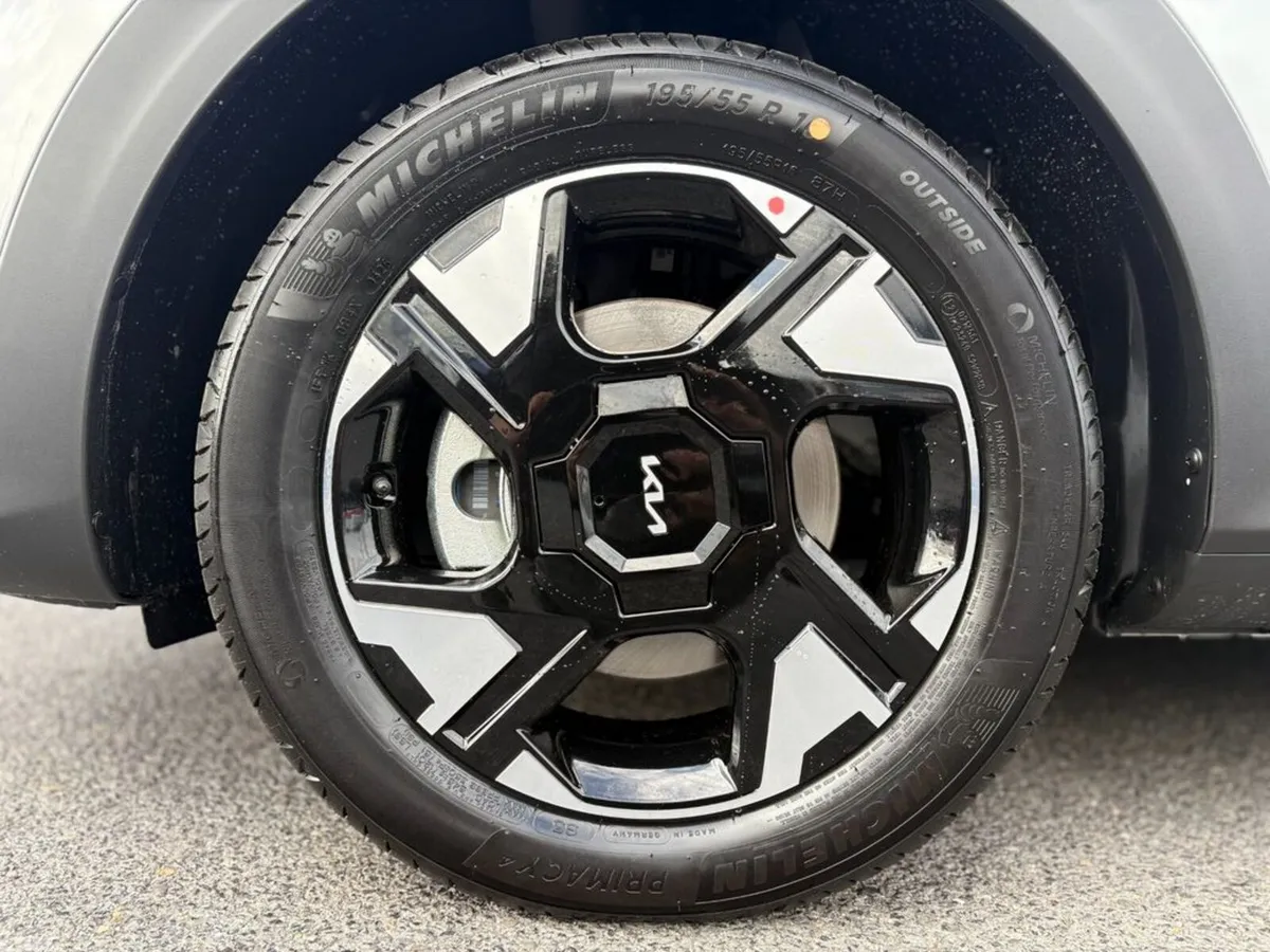 Kia Stonic Hatchback, Petrol, 2027, Silver