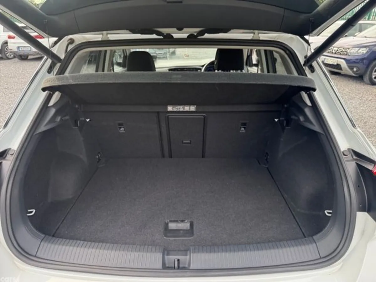 Volkswagen T-Roc Estate, Petrol, 2022, White