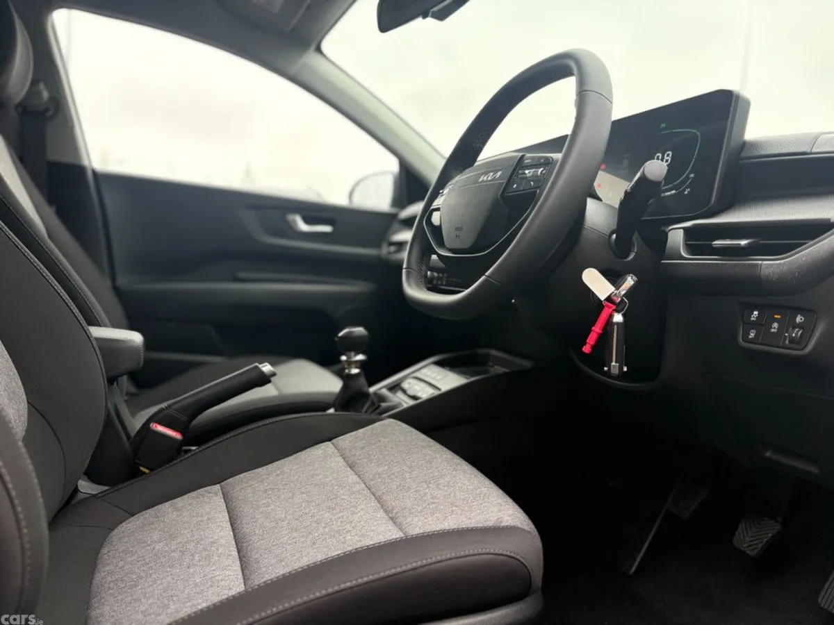 Kia Stonic Hatchback, Petrol, 2027, Silver