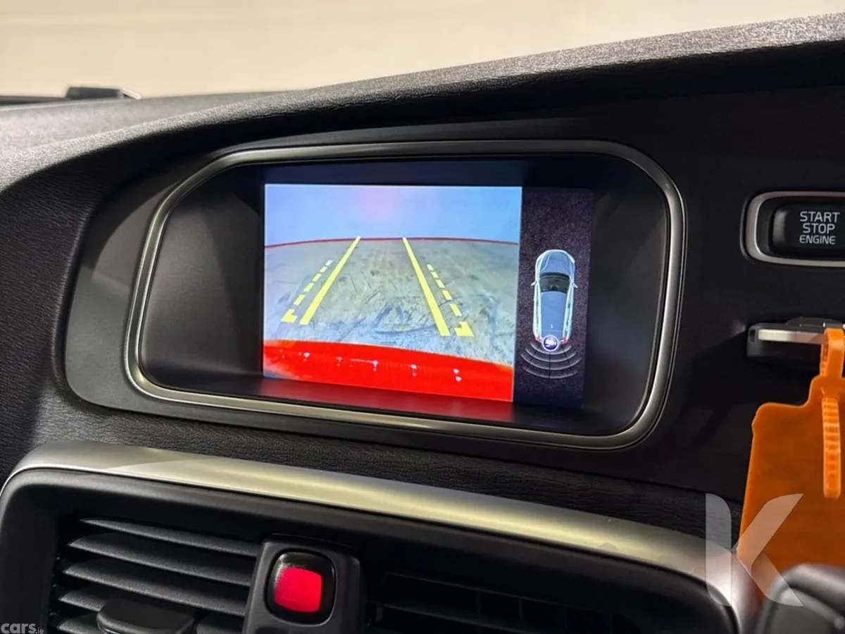 Volvo V40 Hatchback, Petrol, 2019, Red