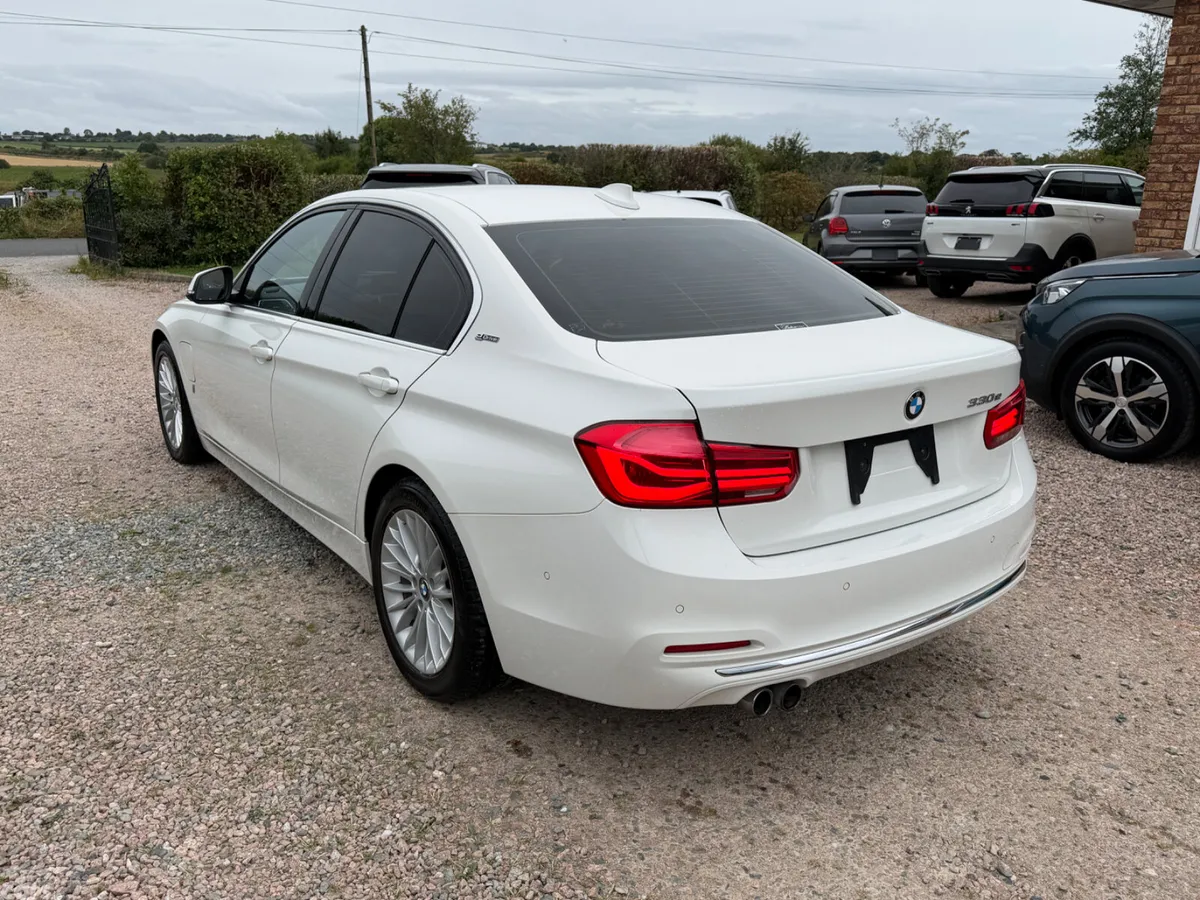 BMW 3-Series Saloon, Petrol Plug-in Hybrid, 2017, White