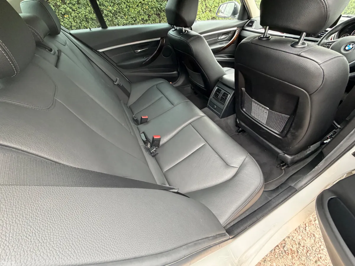 BMW 3-Series Saloon, Petrol Plug-in Hybrid, 2017, White