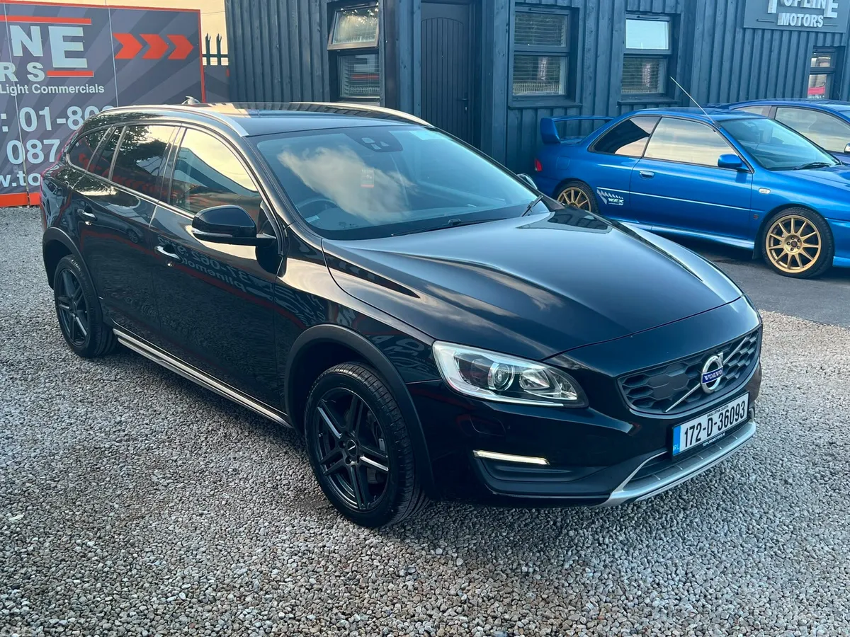 Volvo V60 Hatchback, Diesel, 2017, Black