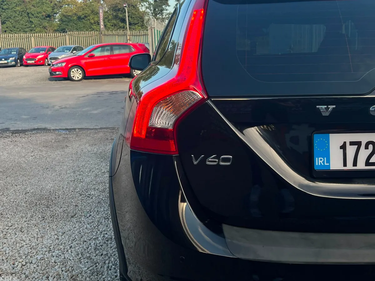 Volvo V60 Hatchback, Diesel, 2017, Black
