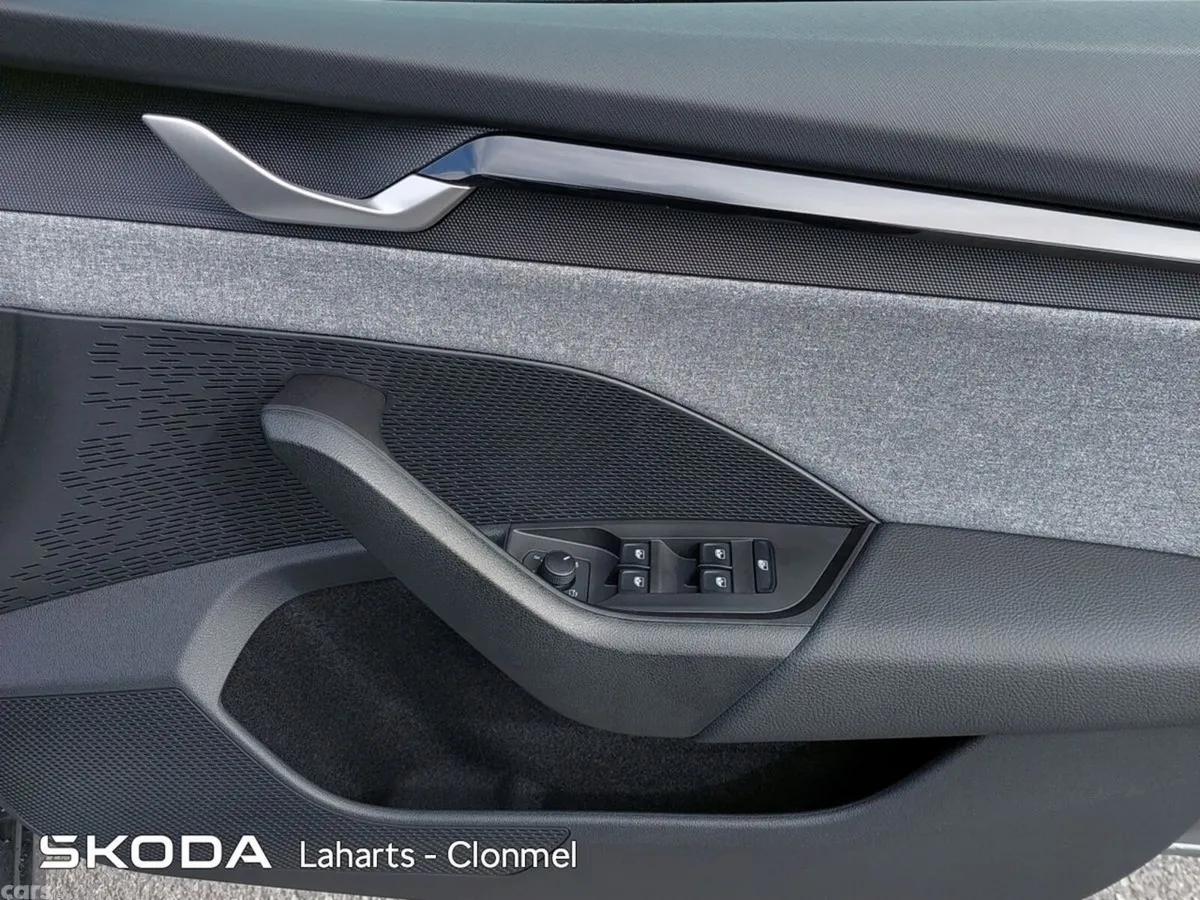 Skoda Octavia Saloon, Diesel, 2026, Grey