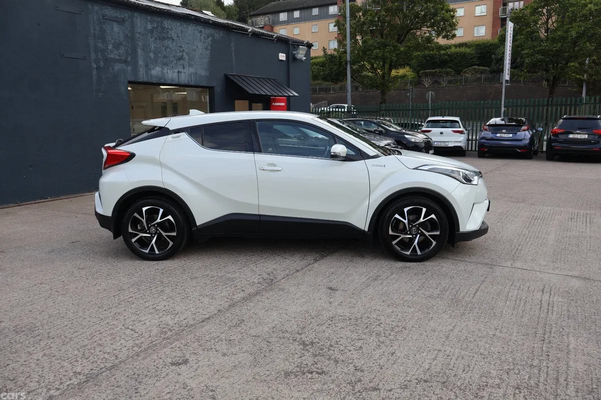 Toyota C-HR Hatchback, Petrol Hybrid, 2019, White