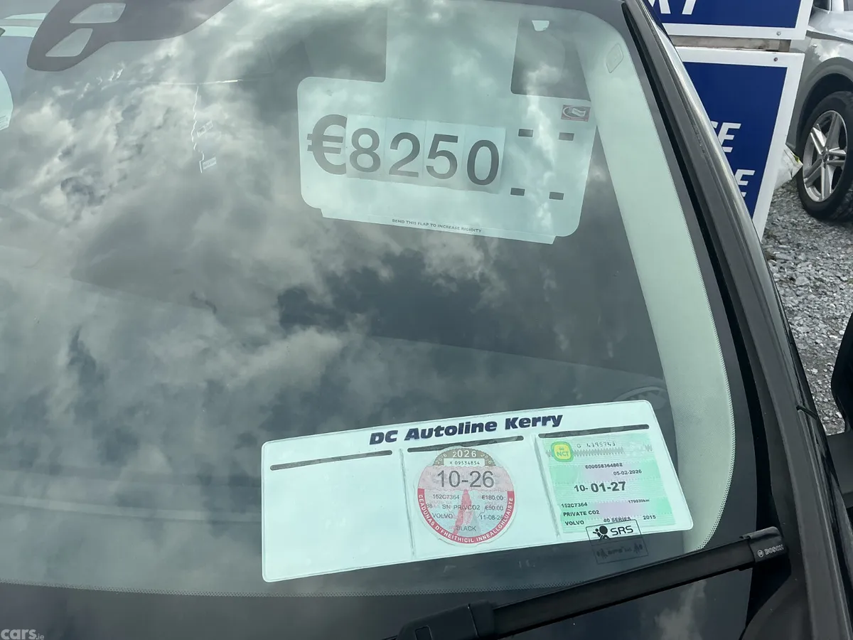 Volvo V40 Hatchback, Diesel, 2015, Black