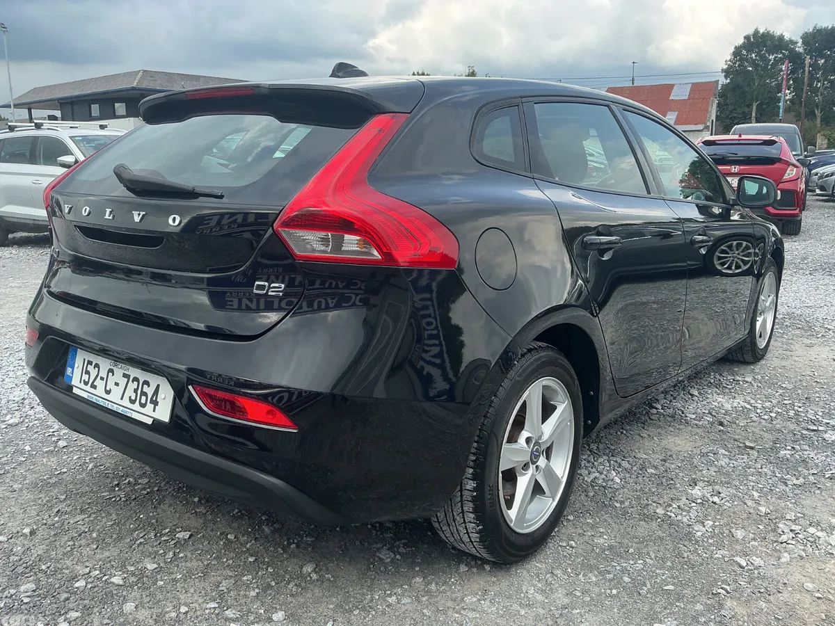 Volvo V40 Hatchback, Diesel, 2015, Black