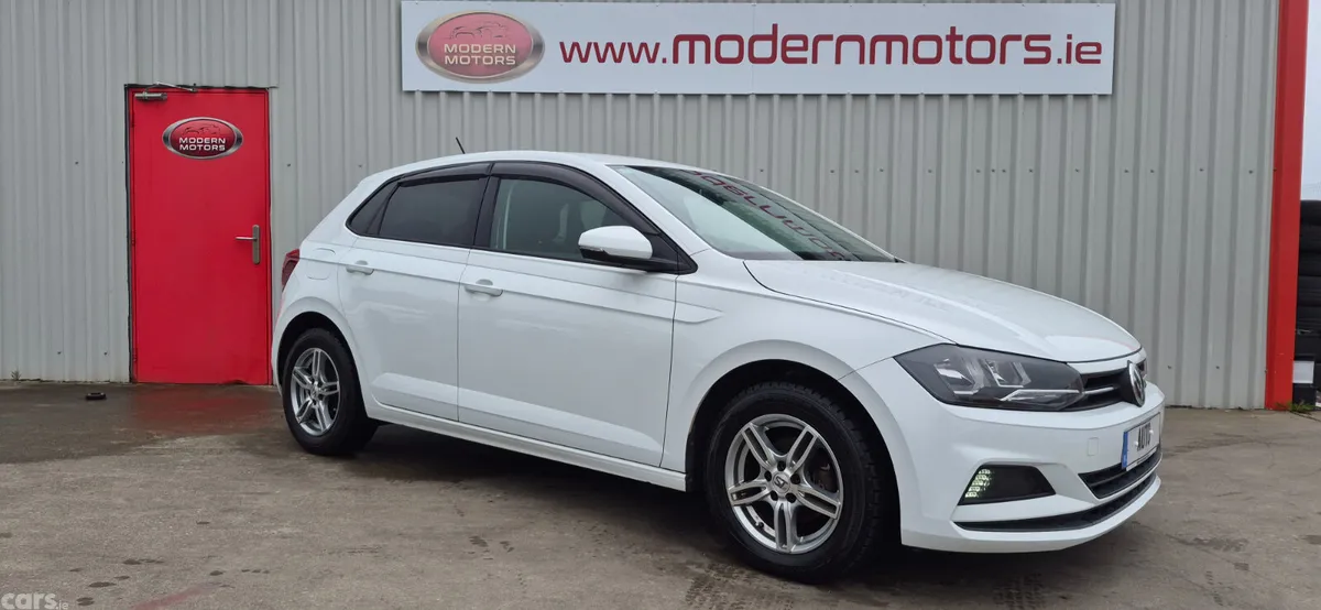Volkswagen Polo Hatchback, Petrol, 2018, White