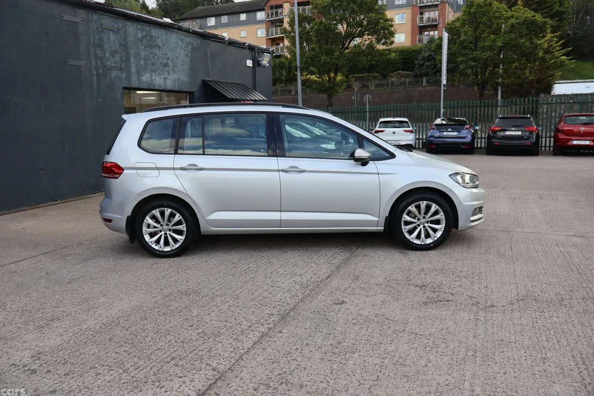 Volkswagen Touran MPV, Diesel, 2018, Grey
