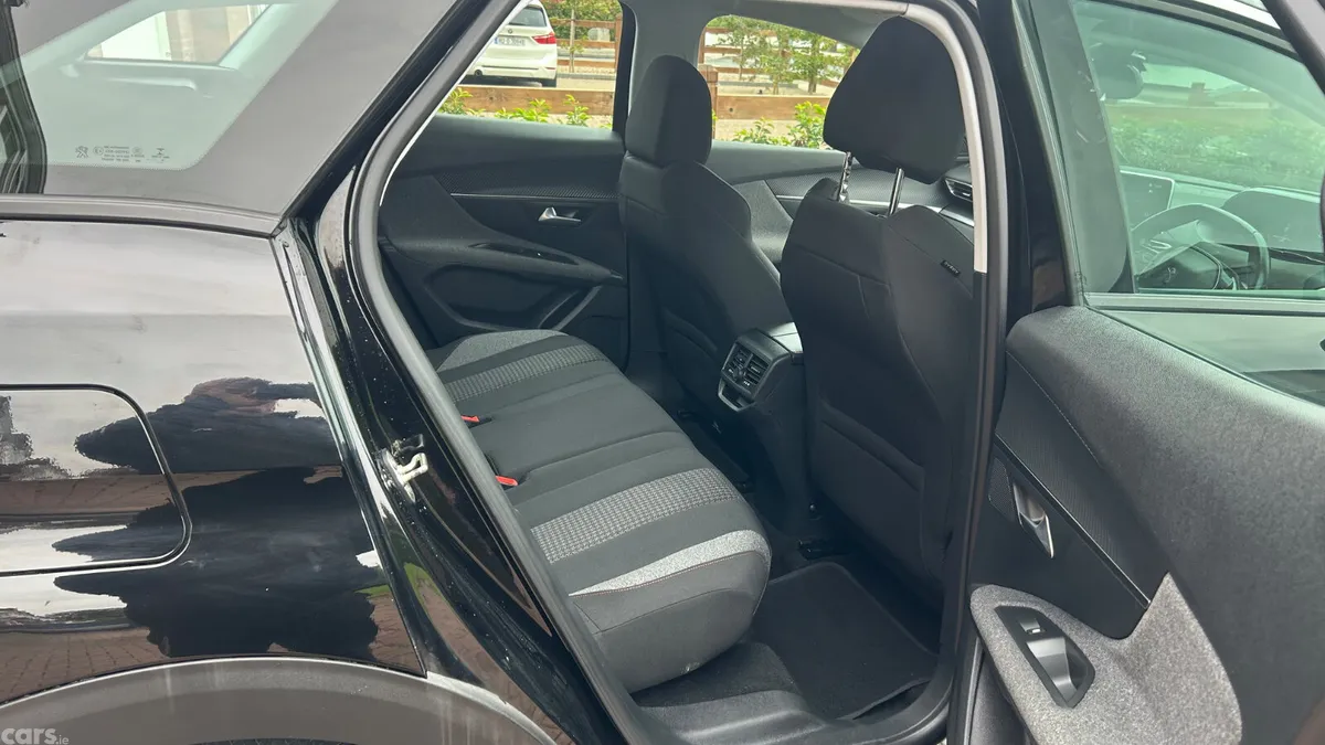Peugeot 3008 Hatchback, Diesel, 2018, Black