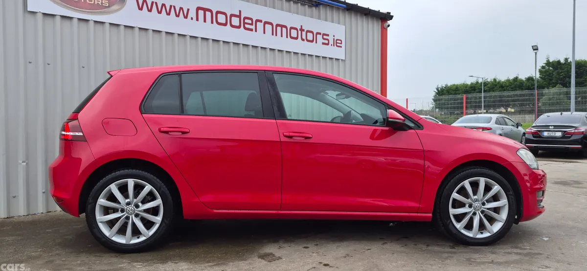 Volkswagen Golf Hatchback, Petrol, 2017, Red
