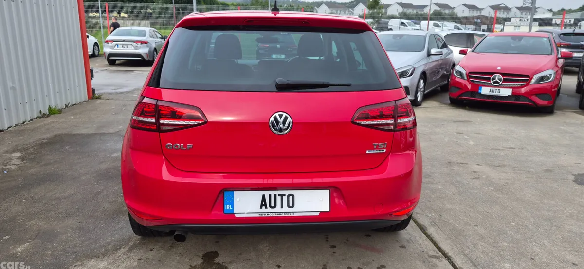 Volkswagen Golf Hatchback, Petrol, 2017, Red