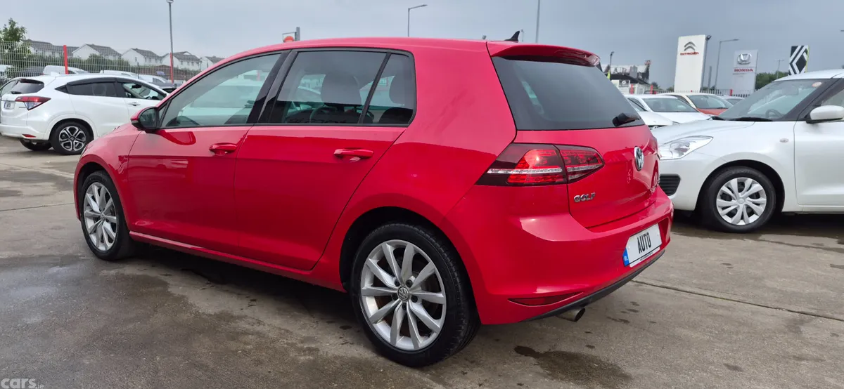 Volkswagen Golf Hatchback, Petrol, 2017, Red