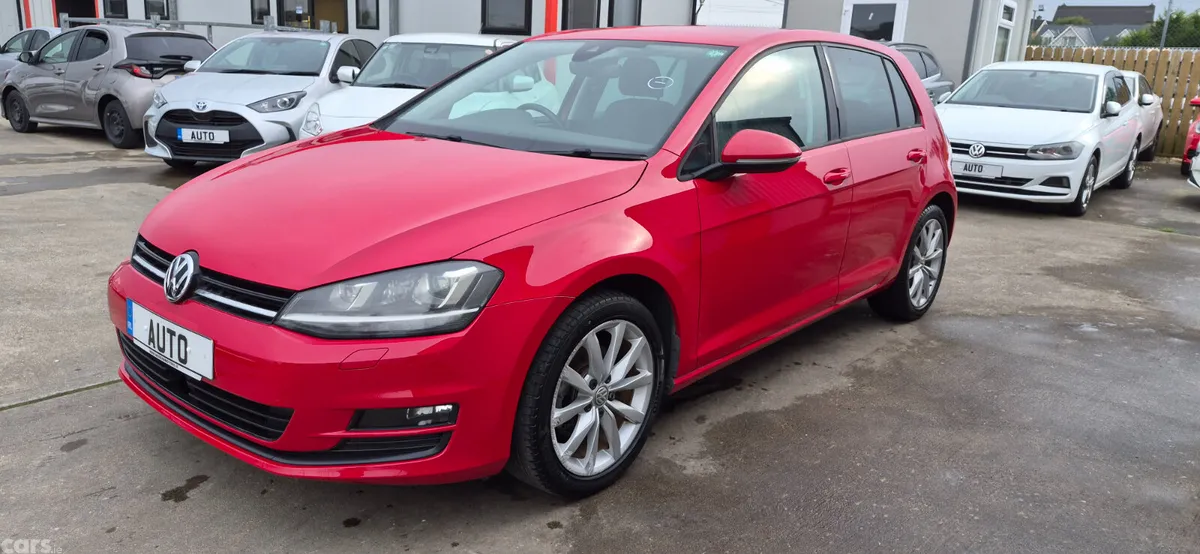 Volkswagen Golf Hatchback, Petrol, 2017, Red