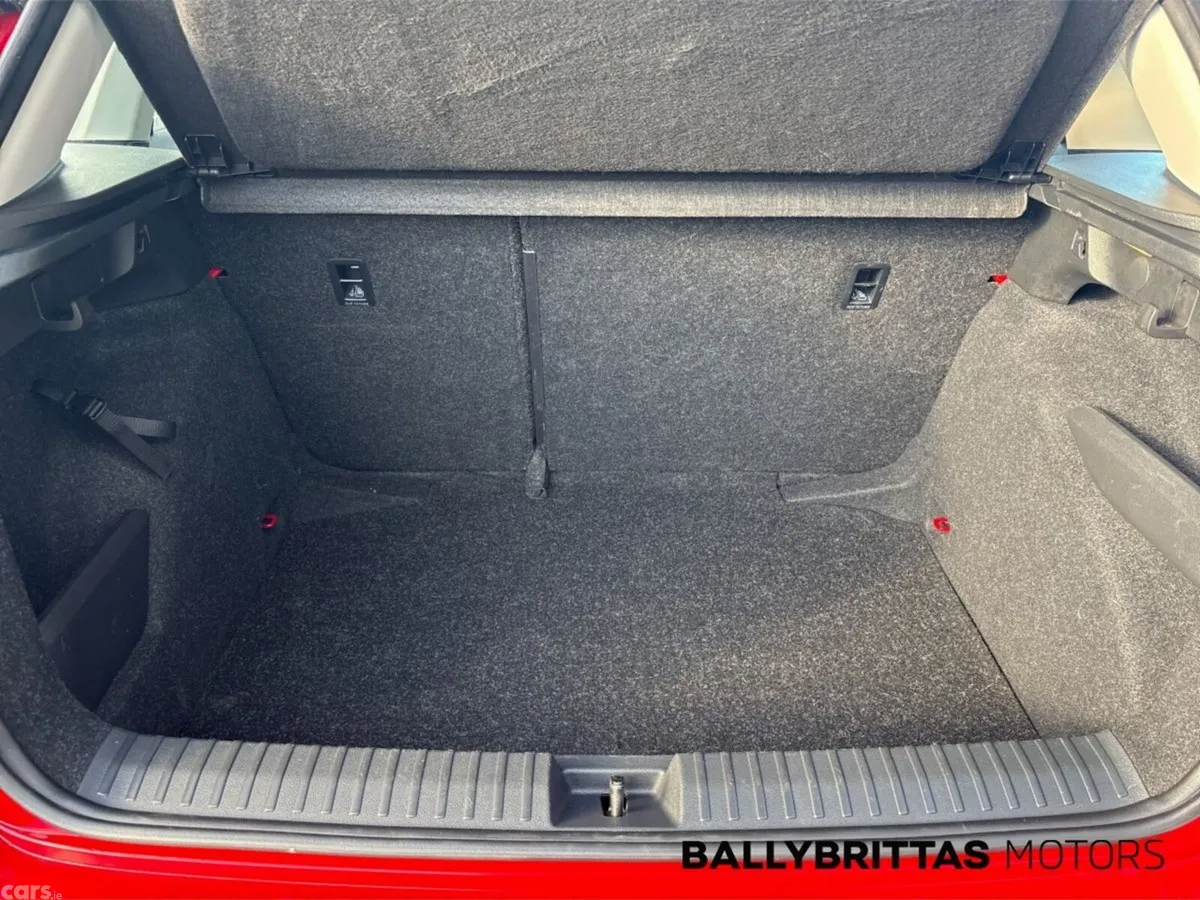 Skoda Kamiq Hatchback, Petrol, 2023, Red