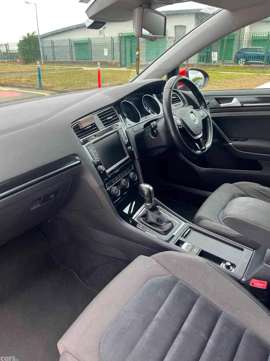 Volkswagen Golf Hatchback, Petrol, 2014, Red
