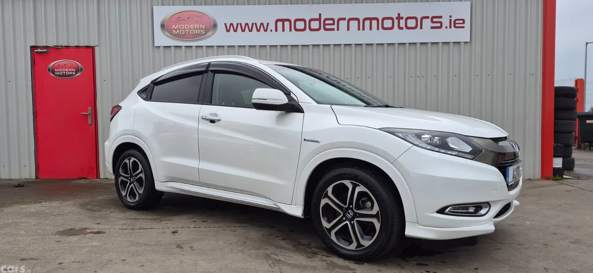 Honda Vezel Hatchback, Petrol Hybrid, 2017, White