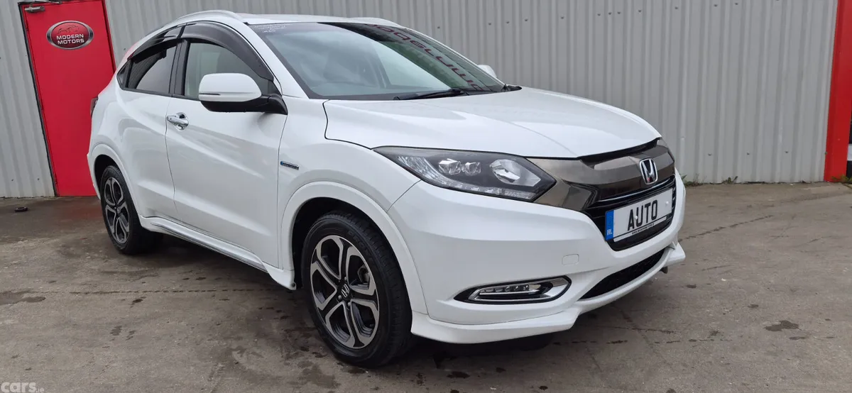Honda Vezel Hatchback, Petrol Hybrid, 2017, White
