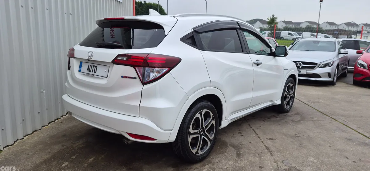 Honda Vezel Hatchback, Petrol Hybrid, 2017, White