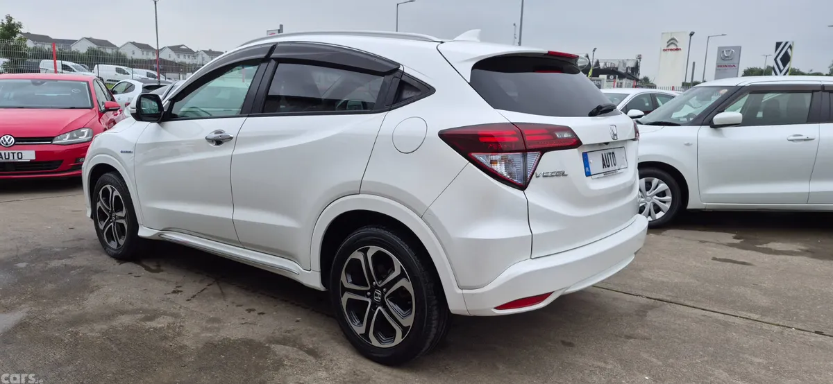 Honda Vezel Hatchback, Petrol Hybrid, 2017, White