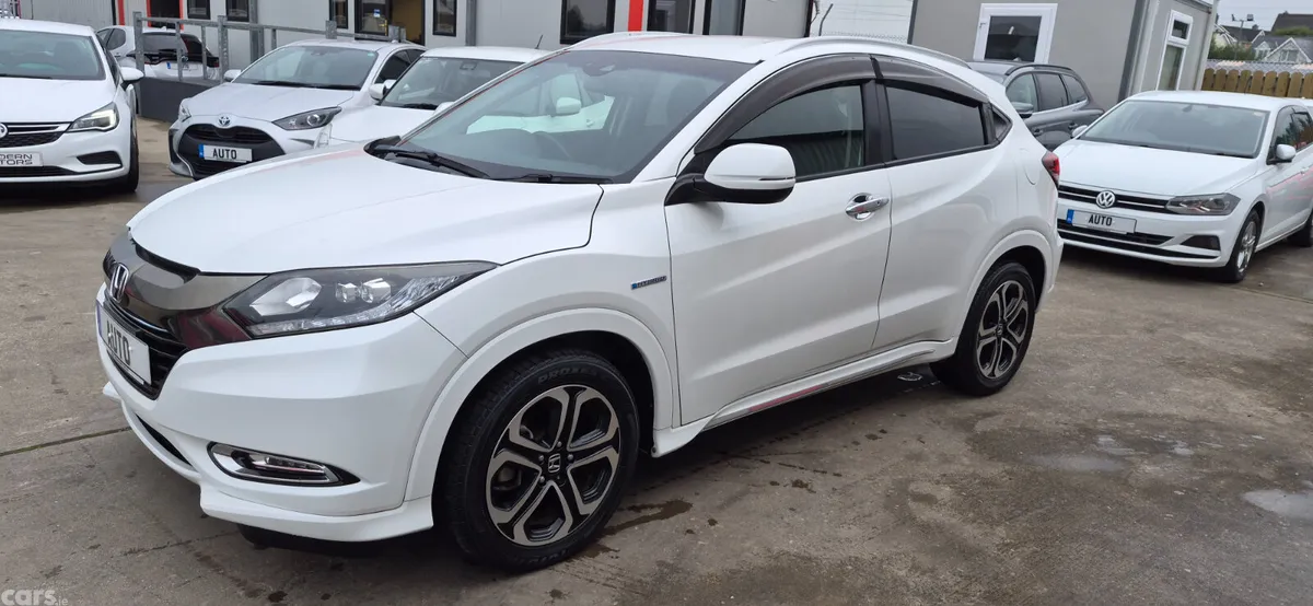 Honda Vezel Hatchback, Petrol Hybrid, 2017, White
