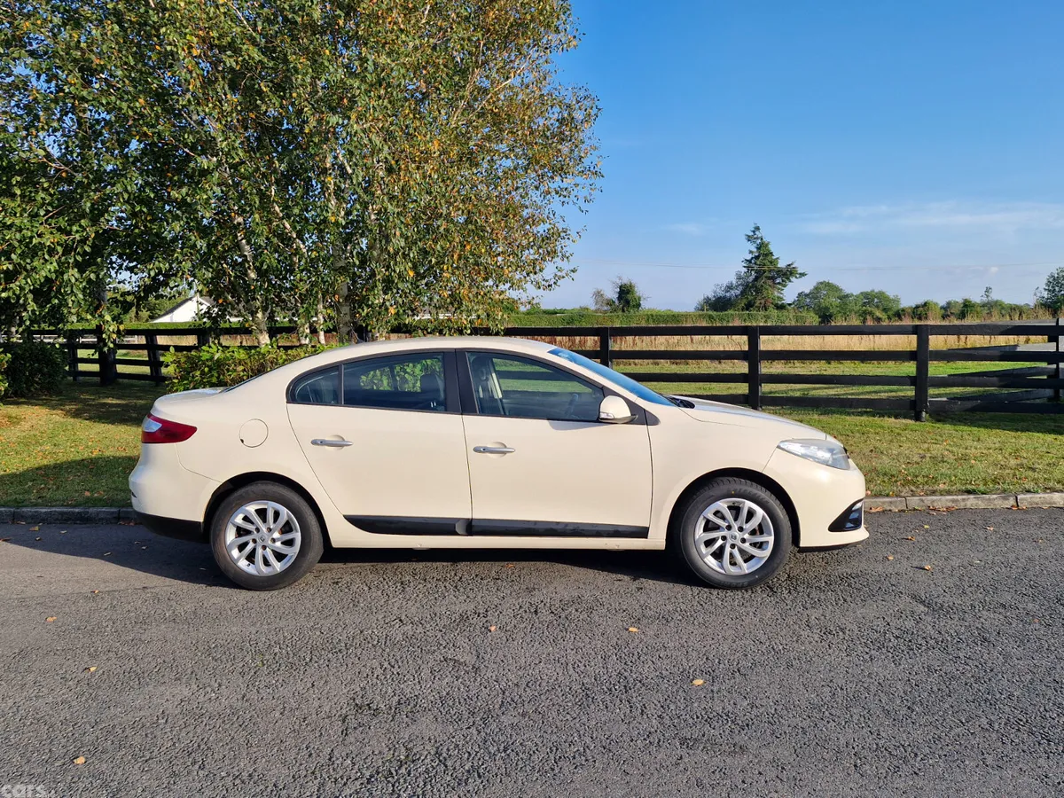 Renault Fluence Saloon, Diesel, 2014, Yellow