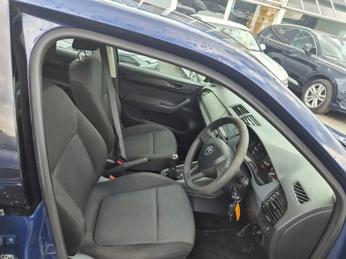 Skoda Fabia Hatchback, Petrol, 2017, Blue