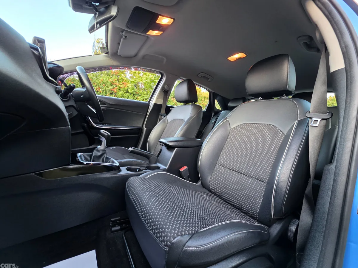 Kia Ceed Hatchback, Petrol, 2018, Blue