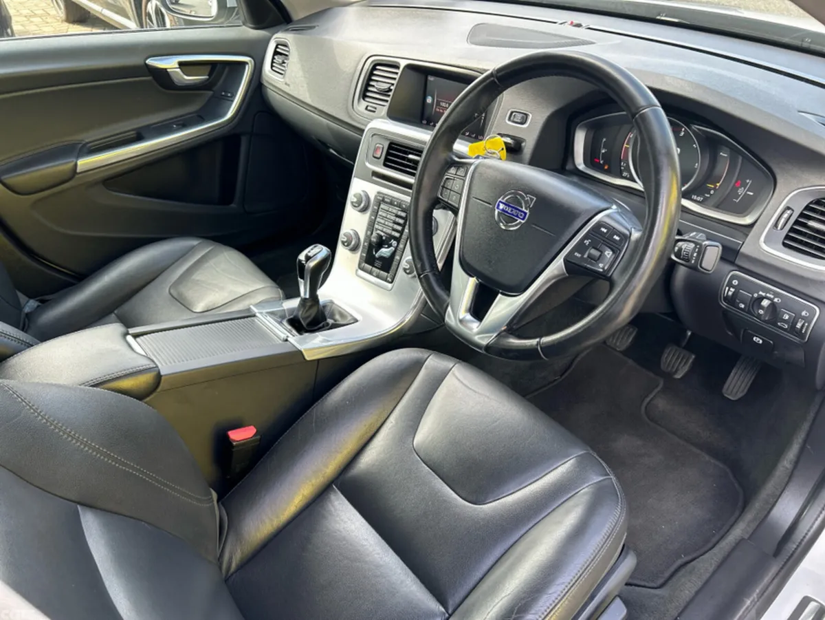 Volvo S60 Saloon, Diesel, 2019, Grey